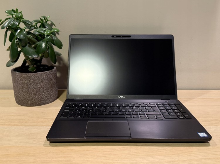 Laptop Dell Precision 3541 15.6 cali i7-9850H NVIDIA – profesjonalny laptop poleasingowy dla grafików dostępny w ramoffice.pl