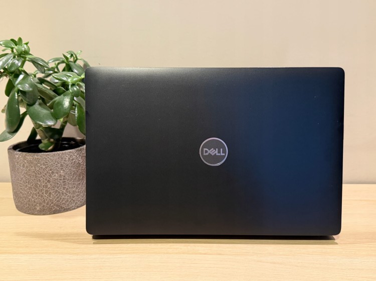 Laptop Dell Precision 3541 15.6 cali i7-9850H NVIDIA – profesjonalny laptop poleasingowy dla grafików dostępny w ramoffice.pl