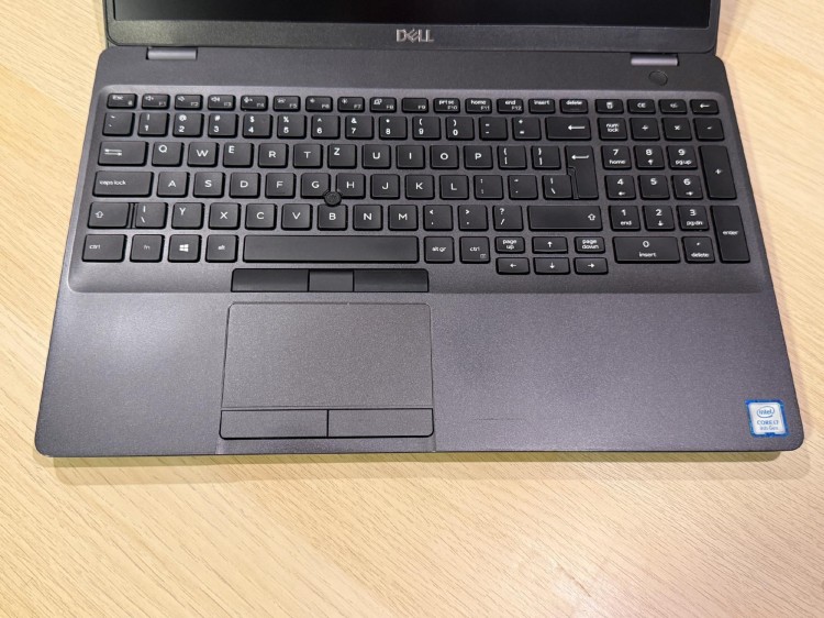 Laptop Dell Precision 3541 15.6 cali i7-9850H NVIDIA – profesjonalny laptop poleasingowy dla grafików dostępny w ramoffice.pl