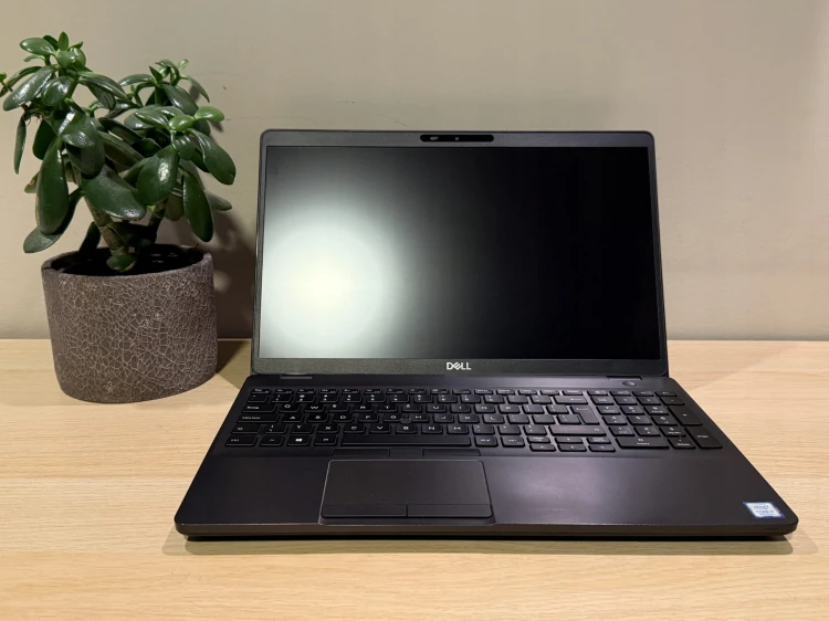 Laptop Dell Precision 3541 15.6 cali i7-9850H NVIDIA – profesjonalny laptop poleasingowy dla grafików dostępny w ramoffice.pl