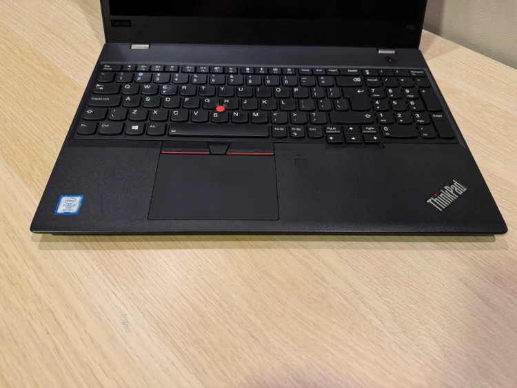 Laptop Lenovo ThinkPad P52s 15.6" i7-8650U – RAMOFFICE – laptopy poleasingowe z gwarancją 24 miesiące